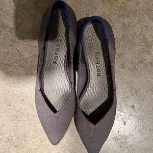 rothy’s flats with pointed toe in pebble. size 8.